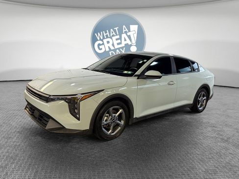 Certified 2025 Kia K4 FWD image 8
