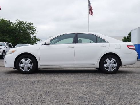 Used 2010 Toyota Camry FWD image 4