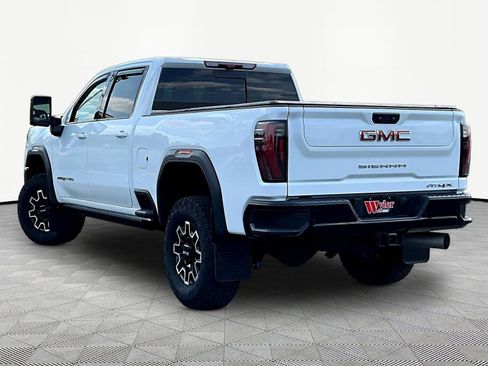 Used 2025 GMC Sierra 2500 AT4X AWD/4WD image 4