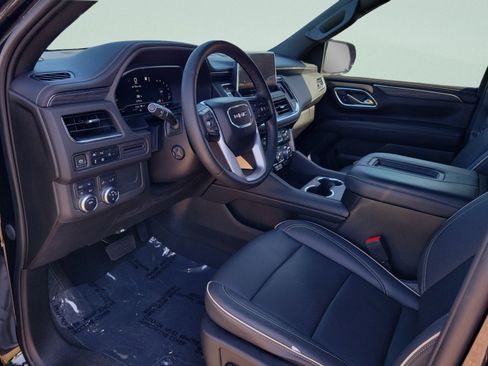 Used 2023 GMC Yukon XL SLT w/ SLT Luxury Package AWD/4WD image 19