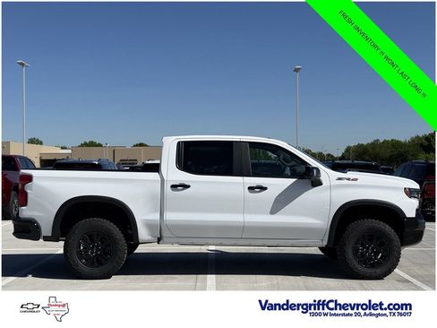 New 2026 Chevrolet Silverado 1500 ZR2 AWD/4WD image 3