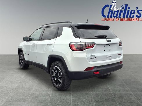 Used 2024 Jeep Compass Trailhawk w/ Trailhawk Convenience Group image 5