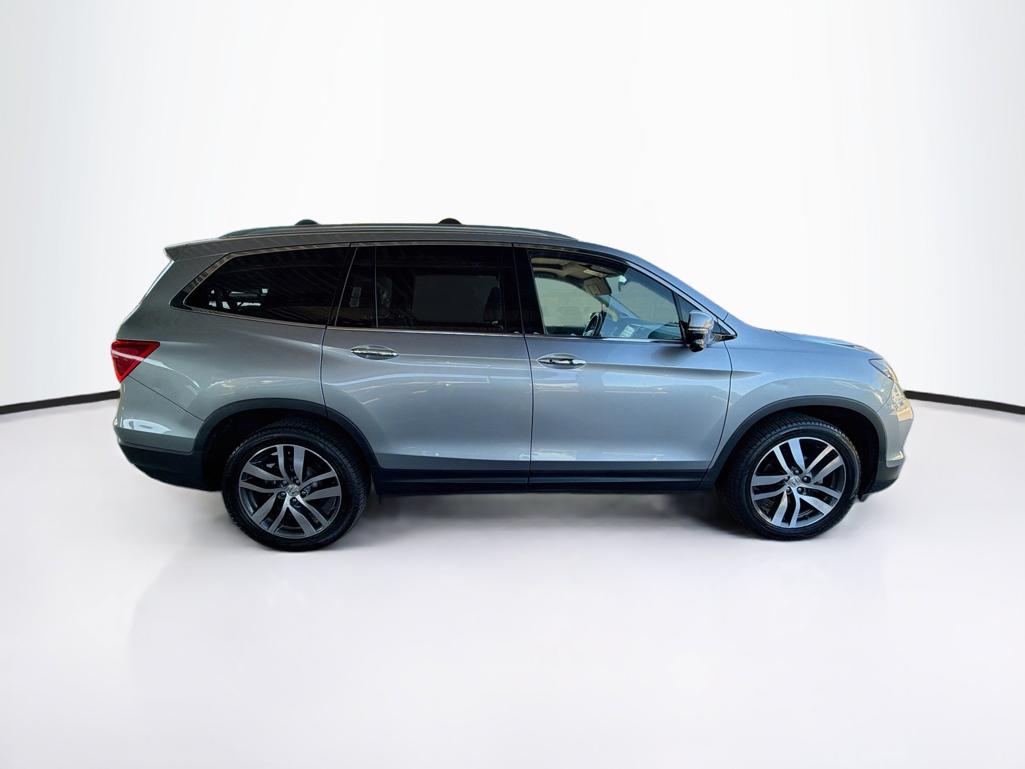 Used 2017 Honda Pilot Touring image 10