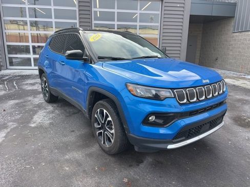 Used 2022 Jeep Compass Limited image 3