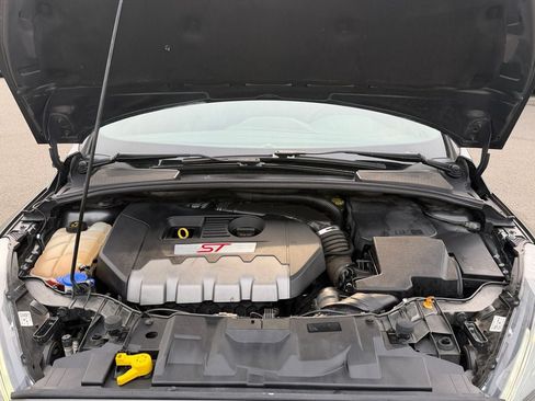 Used 2017 Ford Focus ST FWD image 29