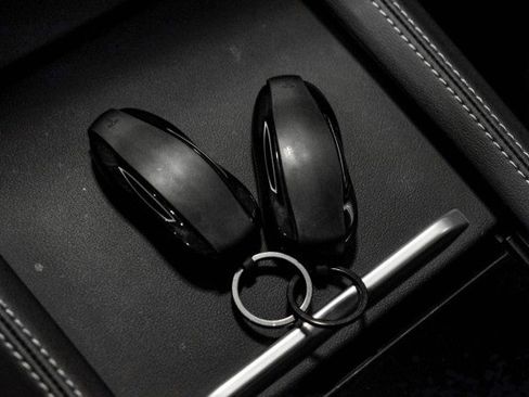 Used 2015 Tesla Model S 85D image 51