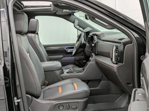 Used 2024 GMC Sierra 2500 AT4 w/ AT4 Premium Plus Package AWD/4WD image 40