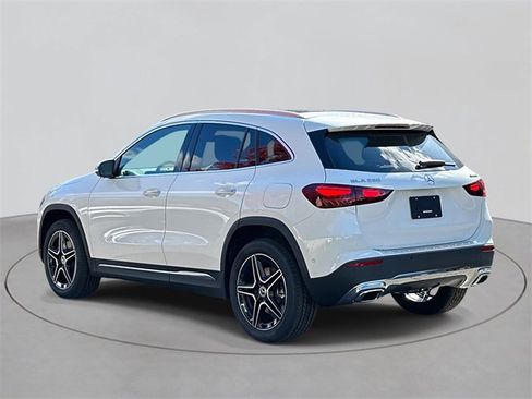 New 2026 Mercedes-Benz GLA 250 4MATIC image 3