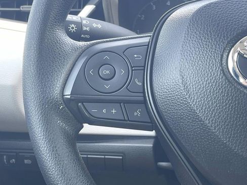 Used 2025 Toyota Corolla LE image 21