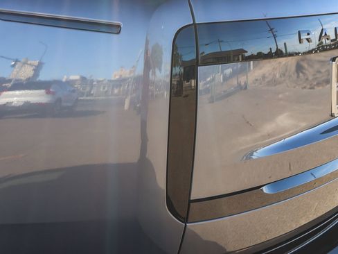 New 2026 Land Rover Range Rover Long Wheelbase SE image 11