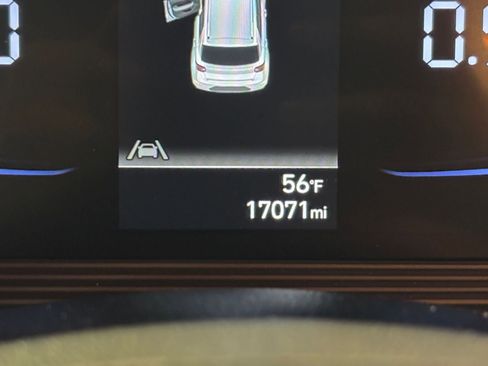 Used 2025 Hyundai Venue SEL image 45