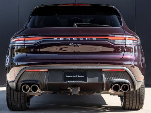 Certified 2026 Porsche Macan AWD/4WD image 10
