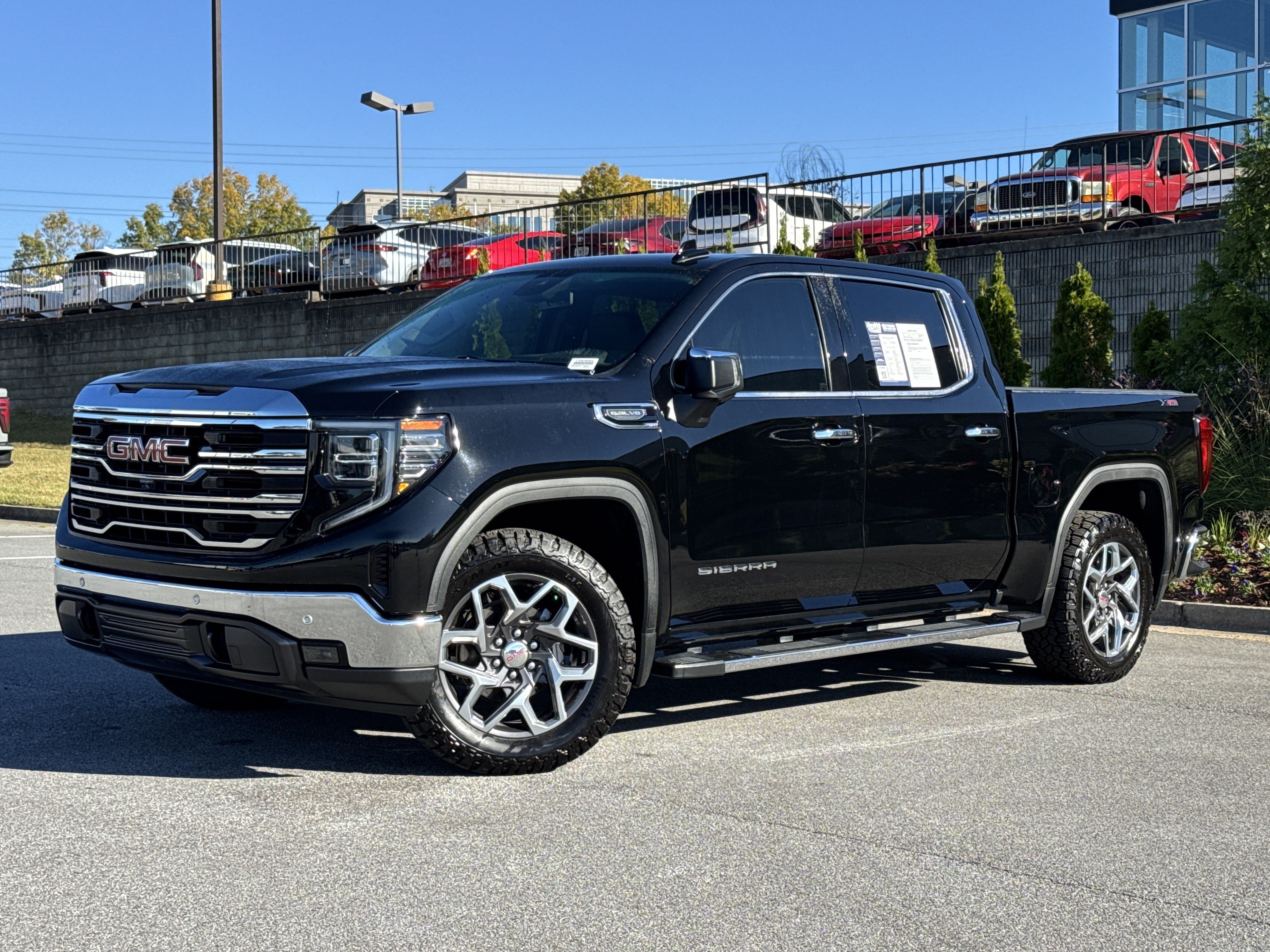 Used 2023 GMC Sierra 1500 SLT w/ SLT Premium Plus Package AWD/4WD image 5