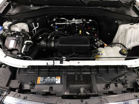 Used 2023 Ford Explorer XLT w/ Equipment Group 202A image 35