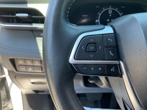 Used 2023 Toyota Highlander Platinum FWD image 27