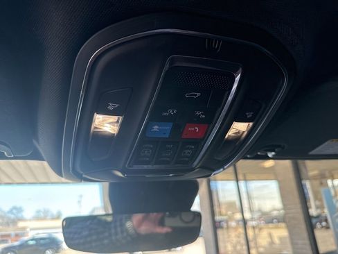 Used 2023 Jeep Wagoneer Series III w/ Premium Group I image 14