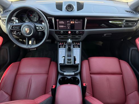 Used 2025 Porsche Macan image 14