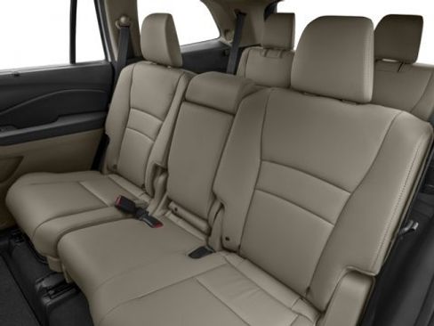 Used 2017 Honda Pilot Touring image 14