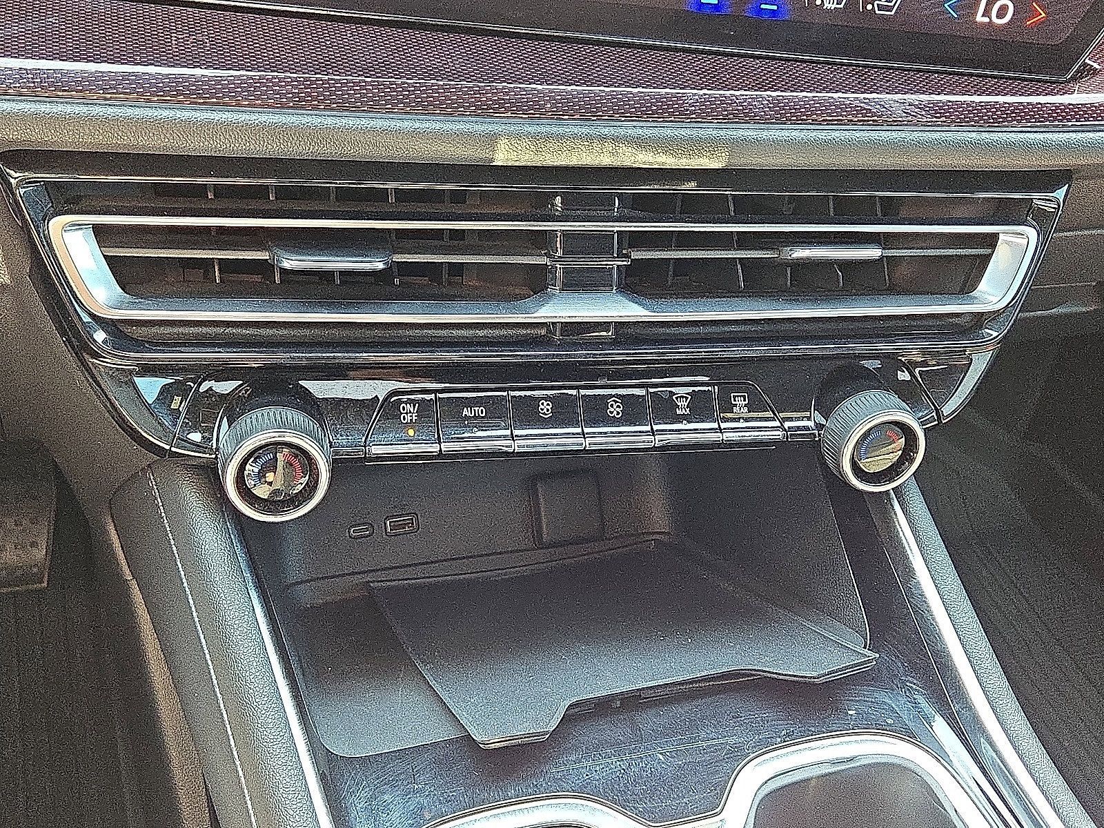 Used 2024 Chevrolet Traverse RS w/ LPO, Floor Liner Package FWD image 29