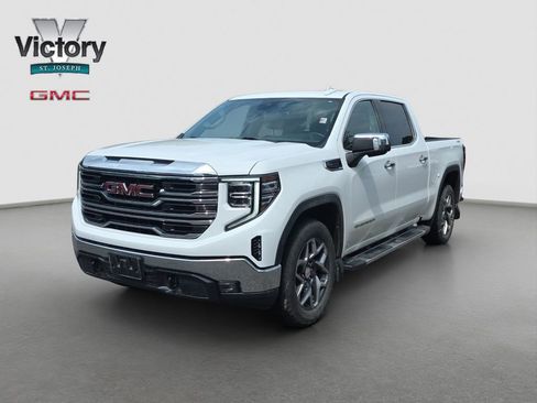 Used 2022 GMC Sierra 1500 SLT w/ SLT Convenience Package AWD/4WD image 3