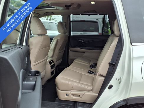 Used 2019 Honda Pilot Touring image 11