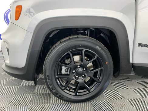 Used 2020 Jeep Renegade Altitude FWD image 12
