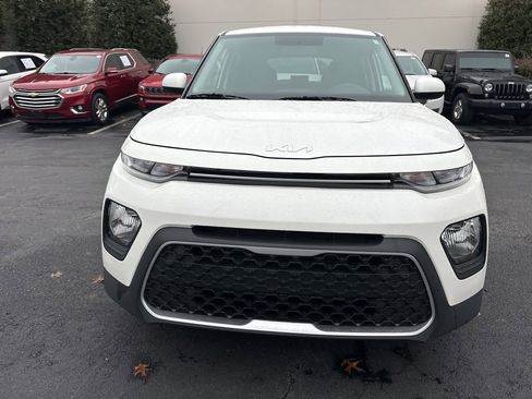 Used 2022 Kia Soul LX image 8