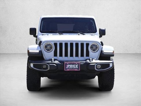 Used 2018 Jeep Wrangler Unlimited Sahara AWD/4WD image 2