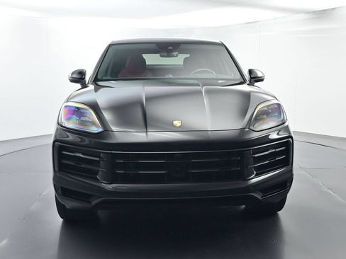 Certified 2025 Porsche Cayenne Coupe AWD/4WD image 18