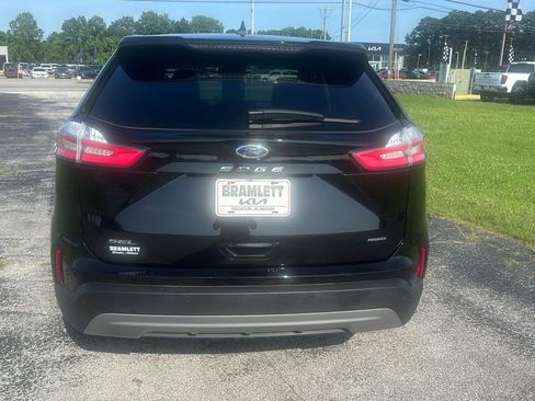 Used 2024 Ford Edge SEL image 3