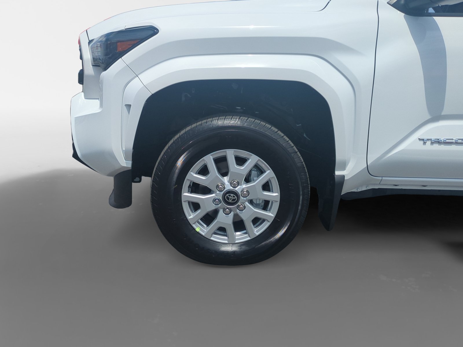 Certified 2026 Toyota Tacoma SR5 AWD/4WD image 14