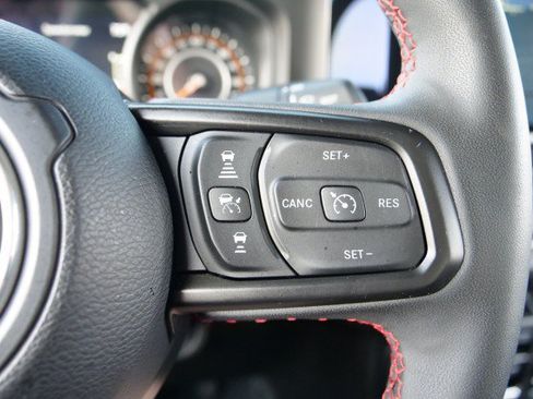 Used 2024 Jeep Gladiator Rubicon w/ Technology Group AWD/4WD image 26