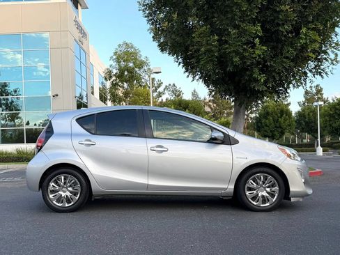 Used 2015 Toyota Prius C Two FWD image 3