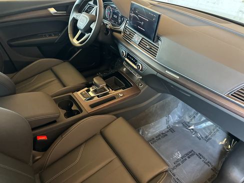 Used 2023 Audi Q5 e Premium w/ Convenience Package AWD/4WD image 16