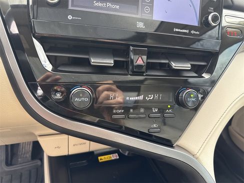 Used 2024 Toyota Camry XLE w/ Navigation Package image 29