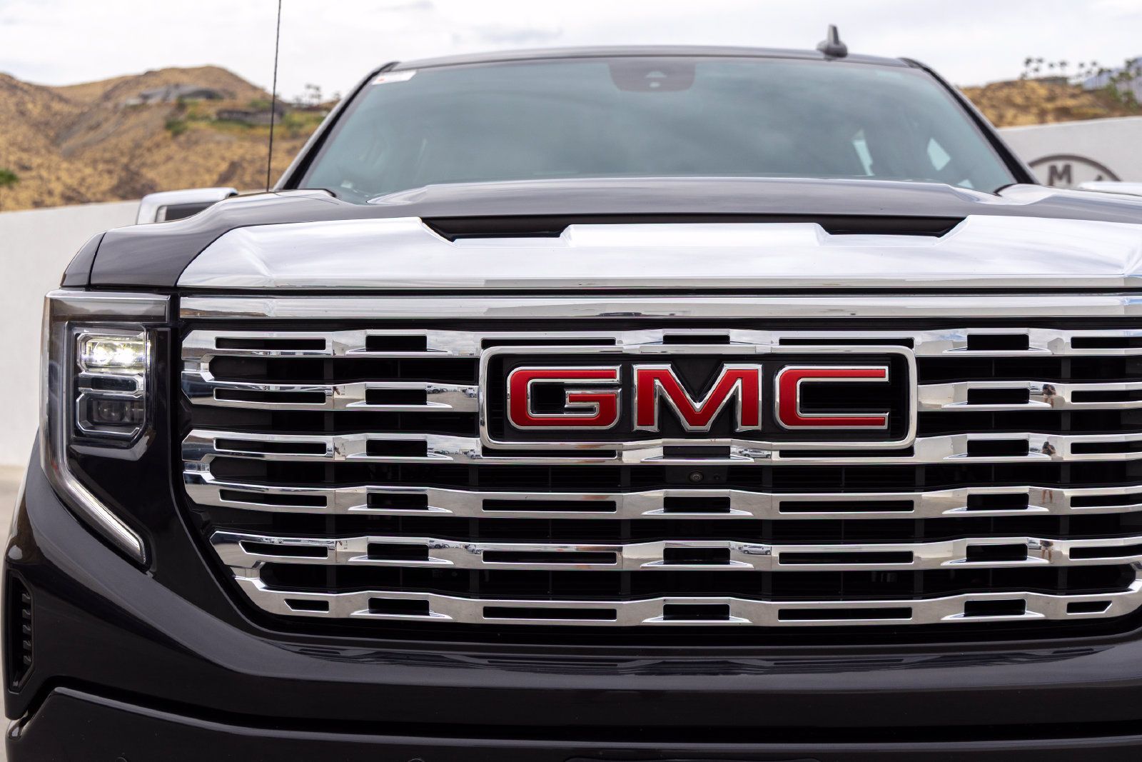 Used 2023 GMC Sierra 1500 Denali w/ Denali Reserve Package AWD/4WD image 9
