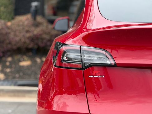 Used 2020 Tesla Model Y Long Range image 15