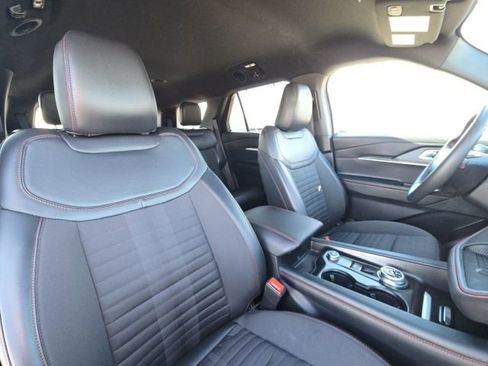 Used 2025 Ford Explorer ST-Line w/ Premium Package image 22