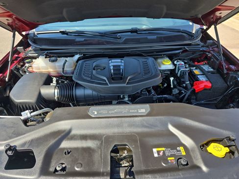 Used 2024 Jeep Wagoneer Series II w/ Flexible Seating Group image 32