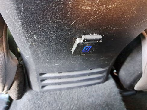 Used 2020 Toyota Tacoma SR5 image 8