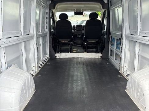 Used 2024 RAM ProMaster 2500 w/ Convenience Group image 10