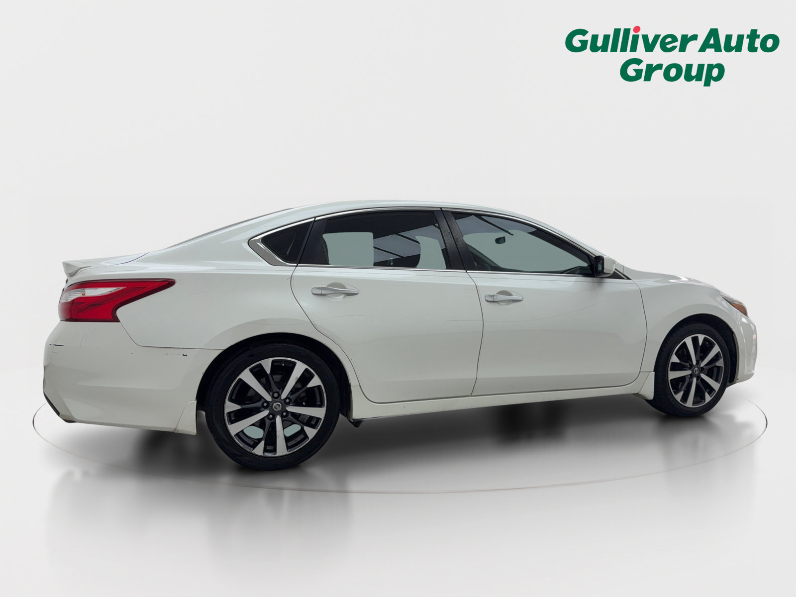 Used 2016 Nissan Altima 2.5 SR FWD image 9