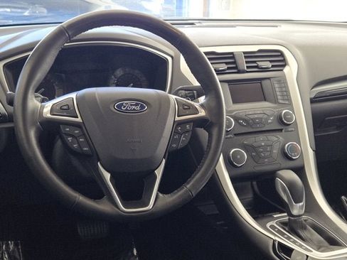 Used 2015 Ford Fusion SE w/ Equipment Group 201A image 17