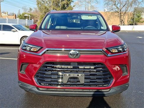 Certified 2024 Toyota Grand Highlander XLE image 2