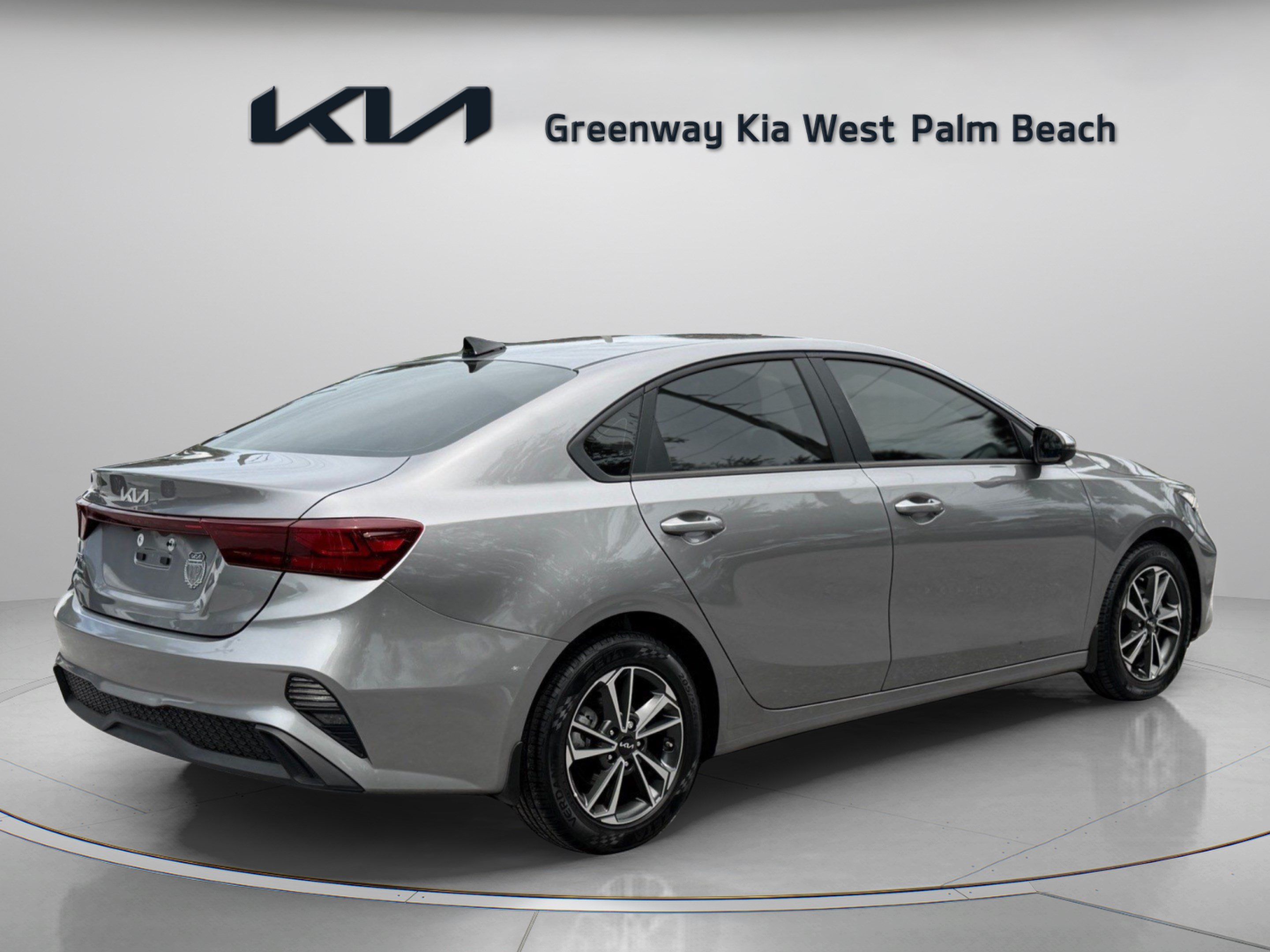 Certified 2024 Kia Forte LXS w/ LXS Technology Package FWD image 7