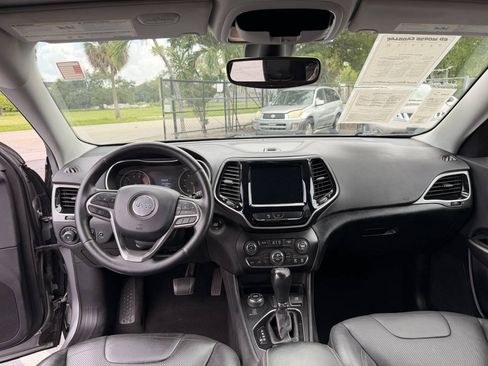Used 2019 Jeep Cherokee Limited AWD/4WD image 11