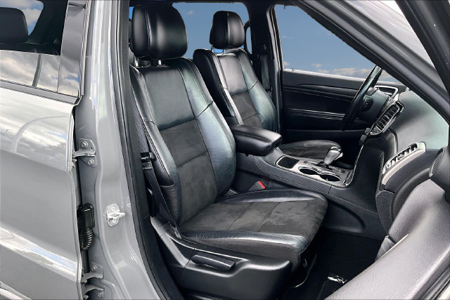 Used 2020 Jeep Grand Cherokee Laredo AWD/4WD image 28