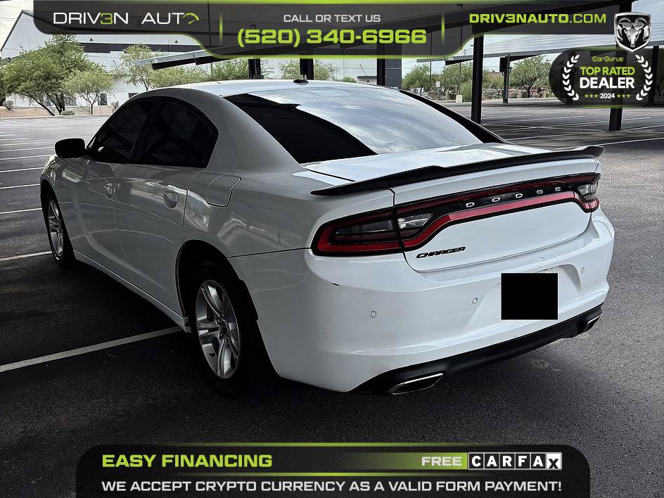 Used 2017 Dodge Charger SE w/ Blacktop Package RWD image 5