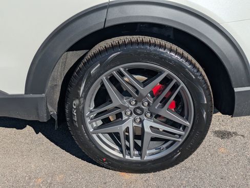 New 2026 Ford Explorer ST w/ Sun And Sound Package image 8