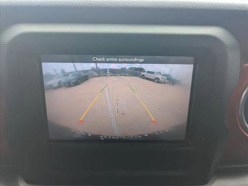 Used 2021 Jeep Wrangler Unlimited Rubicon w/ Cold Weather Group AWD/4WD image 13